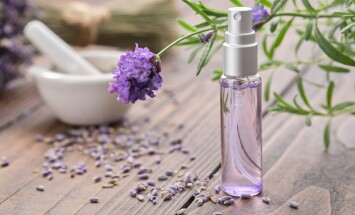 Spray,Bottle,Of,Lavender,Essential,Oil.,Scented,Lavender,Water,,Serum,