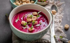 Spicy,Borsch,Soup,With,Croutons,And,Cream.,Cream,Of,Beetroot