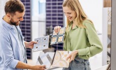 Young,Couple,At,The,Building,Market,Choosing,Tile