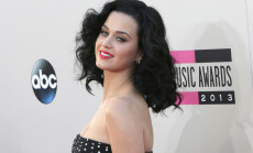 Los,Angeles,-,Nov,24:,Katy,Perry,At,The,2013