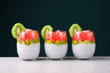 Chia,Pudding,With,Kiwi,,Grapefruit,And,Oatmeal.,Healthy,Dessert,For
