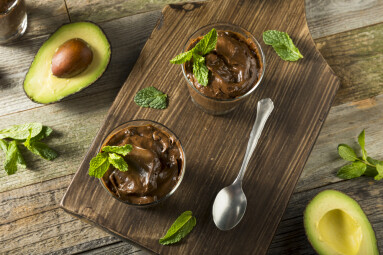 Organic,Healthy,Homemade,Avocado,Pudding,With,Mint