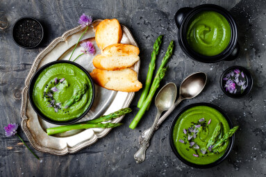 Homemade,Green,Spring,Asparagus,Cream,Soup,Decorated,With,Black,Sesame
