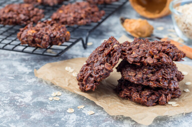 Flourless,No,Bake,Peanut,Butter,And,Oatmeal,Chocolate,Cookies,On