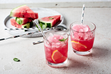 Summer,Refreshing,Watermelon,Cocktail,Agua,Fresca,With,Mint,And,Lemon.