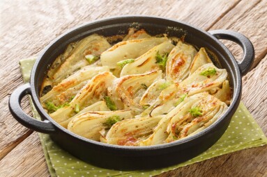 Baked,Fennel,Root,With,Parmesan,Cheese,And,Bechamel,Sauce,Close-up