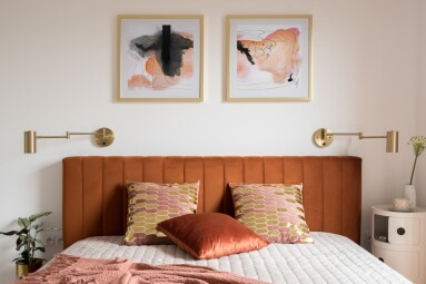 Elegant,Bedroom,With,Art,,Golden,Lamps,And,Stylish,Bed,With