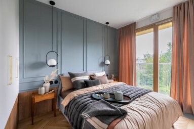 Contemporary,Design,Of,Bedroom,Interior,With,Brown,And,Grey,Bedding,