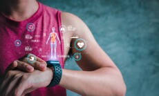 Mid,Adult,Man,Using,Smart,Watch,During,Training.,Heart,Monitor