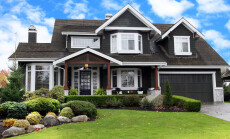 Beautiful,Upscale,Home,In,A,Canadian,Neighborhood.