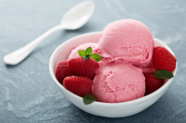 Raspberry,Ice,Cream,In,White,Bowl,Close,Up