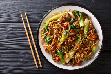 Asian,Vegetarian,Food,Udon,Noodles,With,Baby,Bok,Choy,,Shiitake