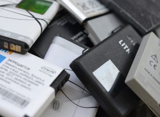 Bunch,Of,Old,Used,Mobile,Phone,Batteries.,Recycling,Electronics,Was