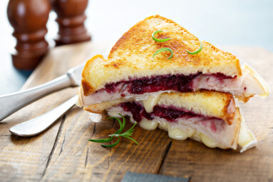 Grilled,Cheese,With,Turkey,And,Cranberry,Sauce,,Thanksgiving,Leftovers,Recipe