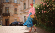 Summer,Street,Fashion,Conception:,Elegant,Woman,Wearing,Trendy,Pink,Sunglasses,
