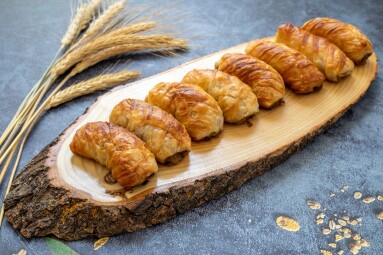 Turkish,Tepsi,Boregi,,Round,Borek,,Tray,Pastry,(turkish,Name;,Rulo