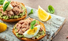 Avocado,,Canned,Tuna,And,Boiled,Egg,Toast,On,A,Wooden