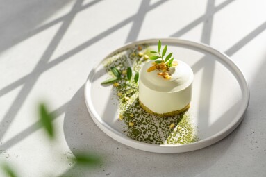 Vegan,Gluten,Free,Low,Calorie,Dessert.,Round,Pistachio,Mousse,Cake