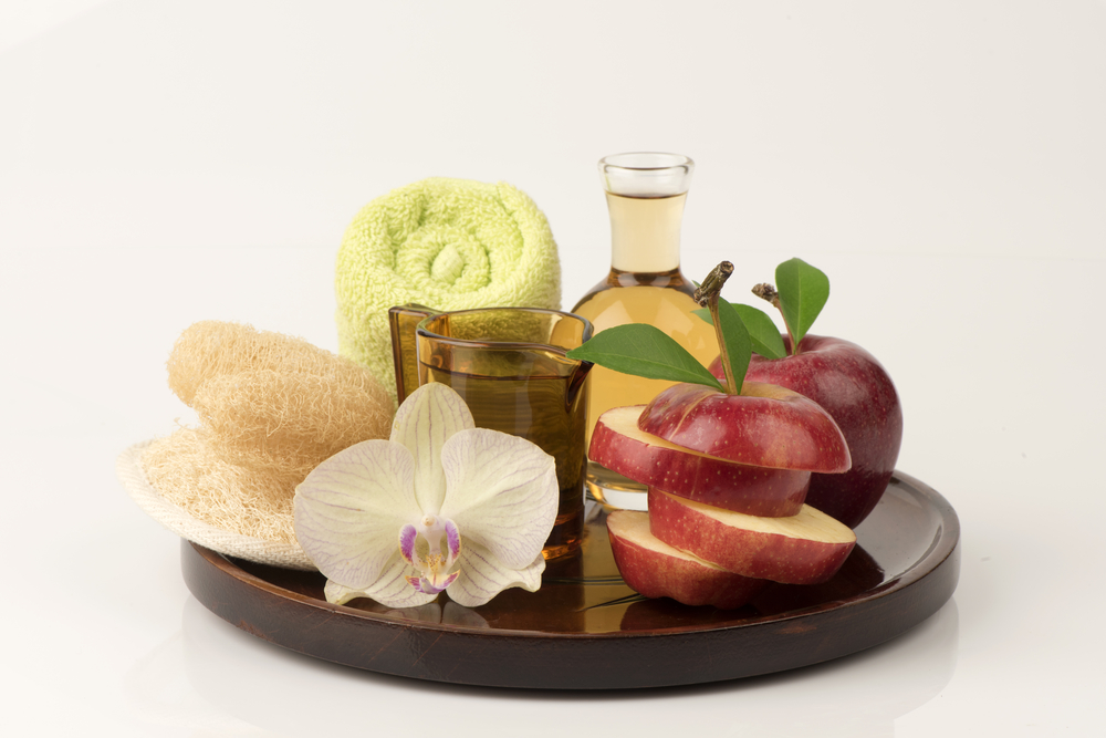 Face,Mask,With,Apple,Cider,Vinegar,And,Mineral,Water,Or