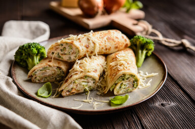 Salty,Pancakes,Stuffed,With,Broccoli,,Sour,Cream,,Cheese,And,Onion