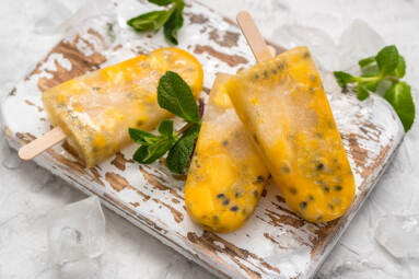 Homemade,Frozen,Ice,Cream,Popsicles,With,Fresh,Mango,And,Passion