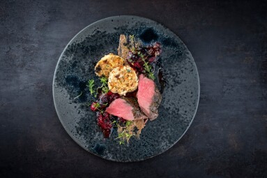 Traditionally,Roasted,Saddle,Of,Venison,Fillet,With,South,Tyrolean,Bread