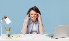 Young,Confused,Disappointed,Troubled,Employee,Business,Woman,In,Casual,Shirt