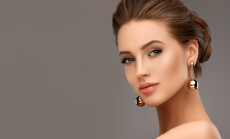 Beautiful,Girl,.,Fashionable,And,Stylish,Woman,In,Trendy,Jewelry