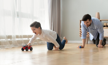 Funny,Happy,Male,Family,Young,Adult,Dad,And,Cute,Excited