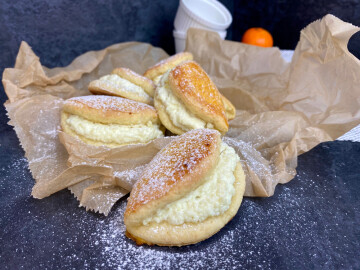 Dough,Buns,Buns,With,Cottage,Cheese,Dough,Cottage,Cheese,Food