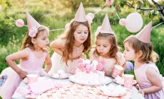 Summer,Outdoor,Kids,Birthday,Party.,Group,Of,Happy,Children,Celebrating