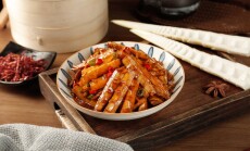 Stir-fried,Bamboo,Shoots,With,Shiitake,Mushrooms,And,Smoked,Pork,In