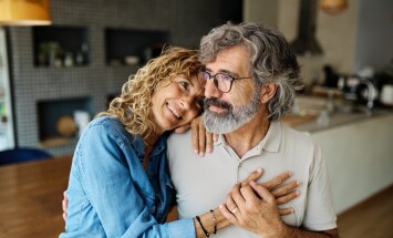 Portrait,Of,A,Happy,Senior,Couple,Embracing,Hugging,And,Bonding