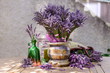 Bouquet,Of,Fresh,Lavender,On,The,Table