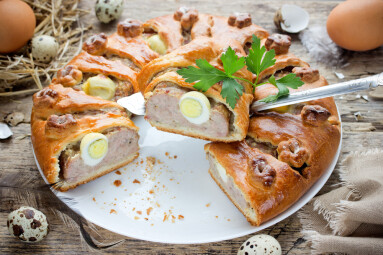 Meatloaf,Ring,Stuffed,Eggs,For,Easter