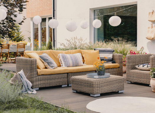 Real,Photo,Of,A,Rattan,Garden,Furniture,Set,With,Lamps