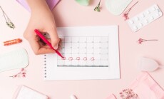 Lady,Marks,With,Red,Felt-tip,Pen,In,The,Calendar,The