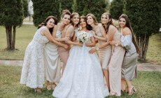 Wedding,Photography.,A,Brunette,Bride,In,A,White,Dress,With