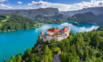 Bled,,Slovenia,-,Aerial,Panoramic,View,Of,Beautiful,Bled,Castle