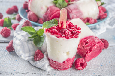 Sweet,And,Tasty,Diet,Summer,Dessert.,Homemade,Raspberry,Yogurt,Popsicle