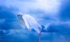 Soft,Focus.,Reincarnation,Of,The,Body.,Soul,Leaves,Earth,And