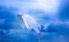 Soft,Focus.,Reincarnation,Of,The,Body.,Soul,Leaves,Earth,And