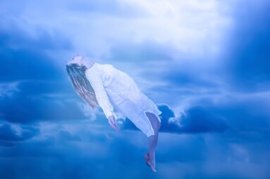 Soft,Focus.,Reincarnation,Of,The,Body.,Soul,Leaves,Earth,And