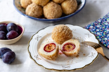 Plum,Dumplings,,Popular,Central,European,Dessert