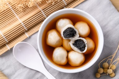 Tangyuan,(chinese,Sweet,Dumpling),,Glutinous,Rice,Flour,Filling,With,Black