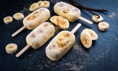 Frozen,Dessert-,Homemade,Banana,And,Vanilla,Ice,Lolly,Popsicle,With