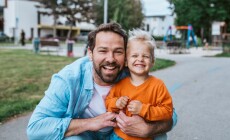 Portrait,Of,Dad,And,Child,Enjoying,Time,Together
