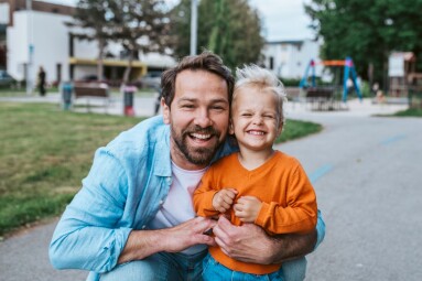 Portrait,Of,Dad,And,Child,Enjoying,Time,Together