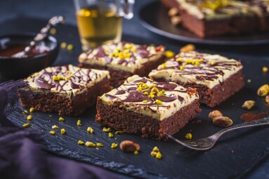 Gluten,Free,And,Sugar,Free,Brownies,With,Pistachio,Icing,,Dubai