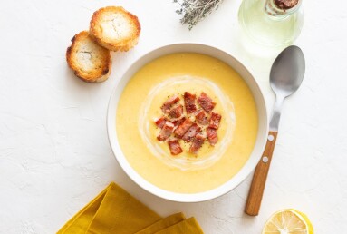 Creamy,Cheese,Soup,With,Fried,Bacon.,American,Cuisine.,Recipe